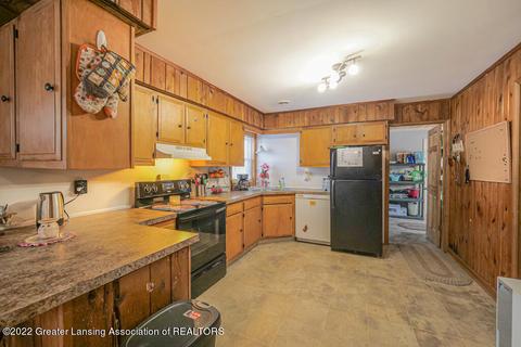 5760 Park Lake Rd, Bath, MI 48808 photo 7