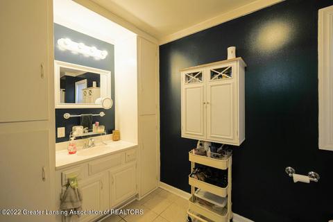 5760 Park Lake Rd, Bath, MI 48808 photo 4