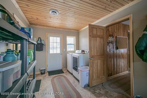 5760 Park Lake Rd, Bath, MI 48808 photo 2