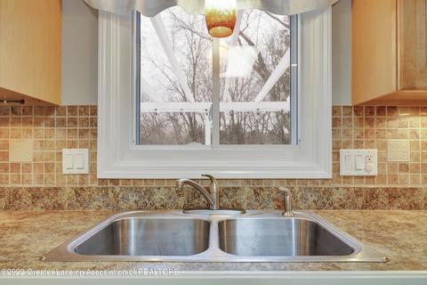 708 Larchmont St, Dewitt, MI 48820 photo 11