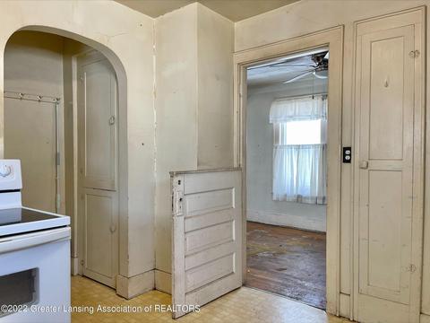 405 E Rouse St, Lansing, MI 48910 photo 11