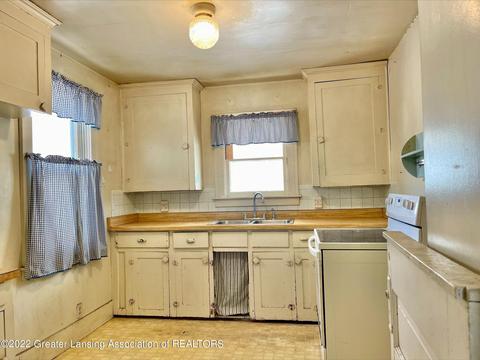 405 E Rouse St, Lansing, MI 48910 photo 9