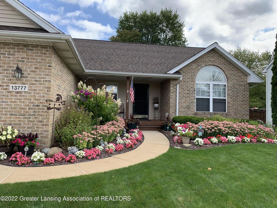  13777 Remington Dr, Bath, MI 48808 photo 2