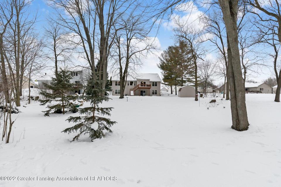  13777 Remington Dr, Bath, MI 48808 photo 8