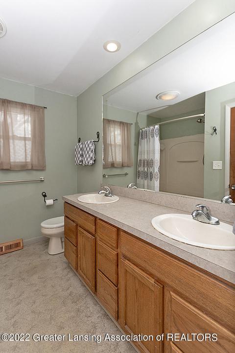 505 N Main St, Perry, MI 48872 photo 15