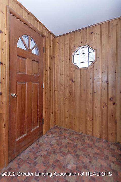 505 N Main St, Perry, MI 48872 photo 3