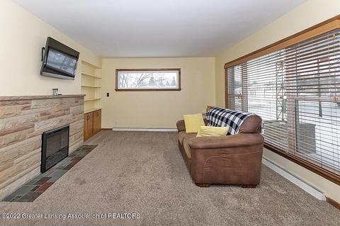 505 N Main St, Perry, MI 48872 photo 4