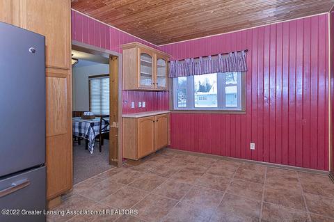 505 N Main St, Perry, MI 48872 photo 11