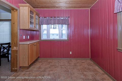 505 N Main St, Perry, MI 48872 photo 12