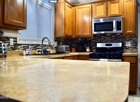 2727 Pine Tree Rd, Holt, MI 48842 photo 11