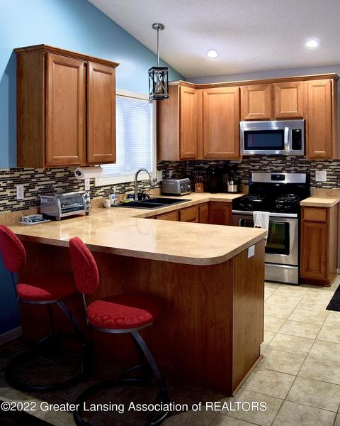 2727 Pine Tree Rd, Holt, MI 48842 photo 10
