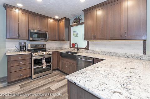 2100 S Eifert Rd, Mason, MI 48854 photo 3