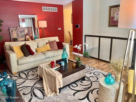 520 E Willard Ave, Lansing, MI 48910 photo 5