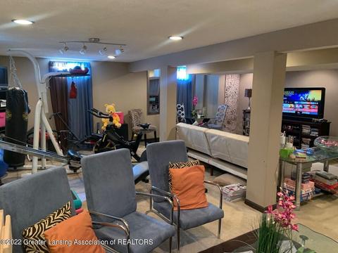 520 E Willard Ave, Lansing, MI 48910 photo 21