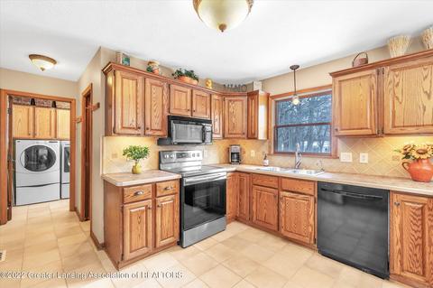 305 Windyrush Ln, Dewitt, MI 48820 photo 10
