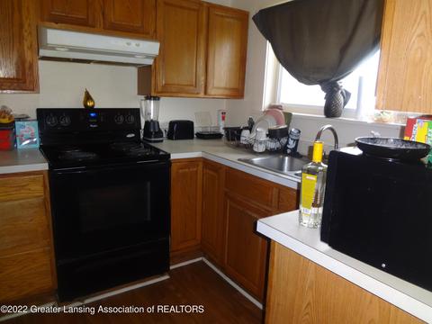 616 Bluff St, Lansing, MI 48906 photo 5