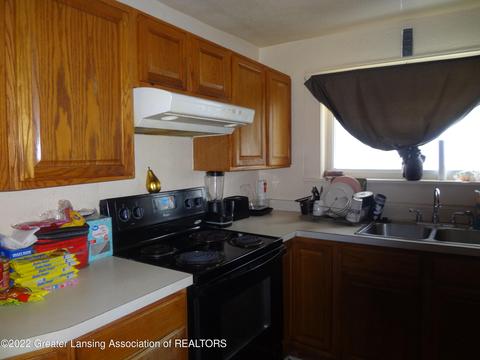 616 Bluff St, Lansing, MI 48906 photo 6