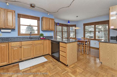 3933 E Sunwind Dr, Okemos, MI 48864 photo 8