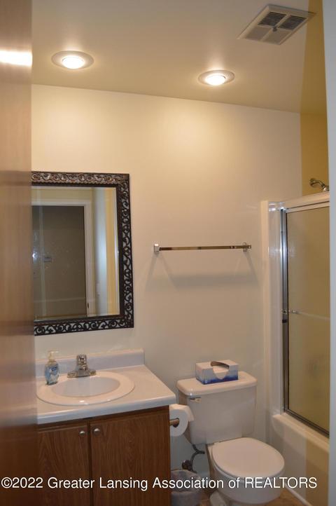 3482 Parkwood Dr, Dewitt, MI 48820 photo 24