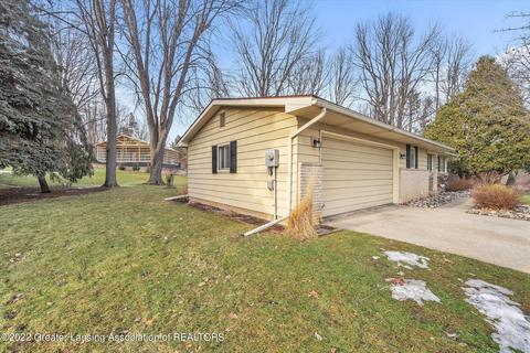 3740 Mulberry Ln, Dewitt, MI 48820 photo 2