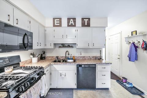 3740 Mulberry Ln, Dewitt, MI 48820 photo 8
