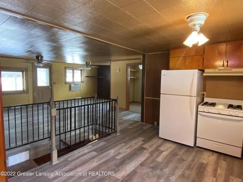 402 E Adelaide St, Maple Rapids, MI 48853 photo 13