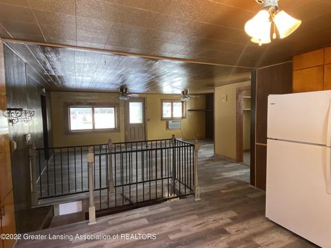402 E Adelaide St, Maple Rapids, MI 48853 photo 15