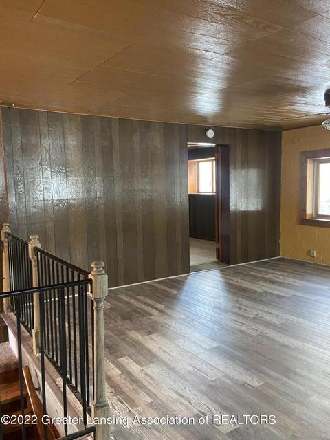 402 E Adelaide St, Maple Rapids, MI 48853 photo 14