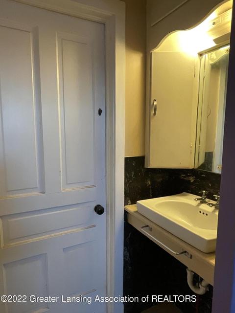 808 W Hanover St, Marshall, MI 49068 photo 14