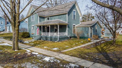 315 Elm St, Mason, MI 48854 photo 2