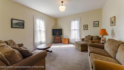 315 Elm St, Mason, MI 48854 photo 4