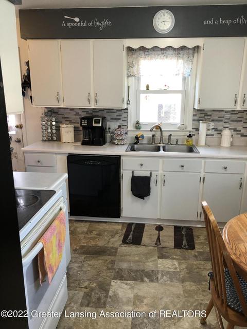 609 E Paulson St, Lansing, MI 48906 photo 5