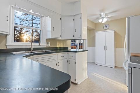 923 Pendleton Dr, Lansing, MI 48917 photo 8
