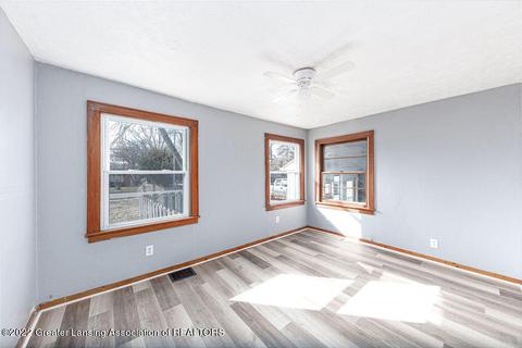 105 E Cavanaugh Rd, Lansing, MI 48910 photo 9