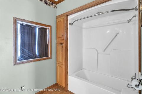 529 S Maple Ave, Maple Rapids, MI 48853 photo 21