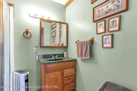 529 S Maple Ave, Maple Rapids, MI 48853 photo 14