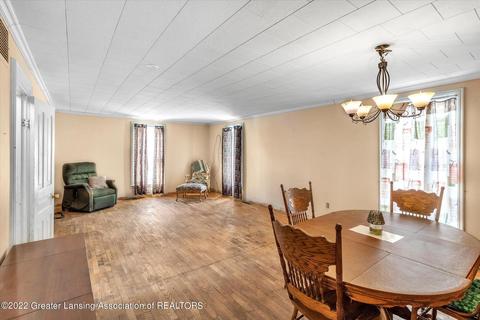 529 S Maple Ave, Maple Rapids, MI 48853 photo 8