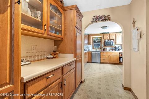529 S Maple Ave, Maple Rapids, MI 48853 photo 17