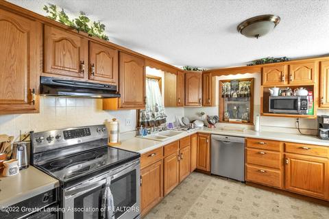 529 S Maple Ave, Maple Rapids, MI 48853 photo 12