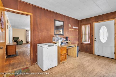 529 S Maple Ave, Maple Rapids, MI 48853 photo 5