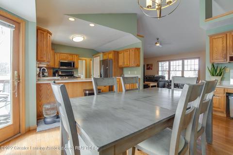 5121 Killarney Dr, Holt, MI 48842 photo 9