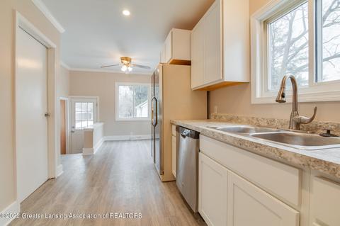 220 E Willow St, Perry, MI 48872 photo 6