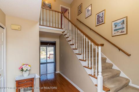 5902 Buttonwood Dr, Haslett, MI 48840 photo 5