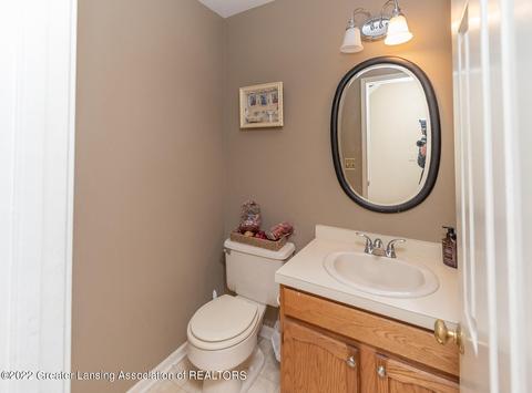5902 Buttonwood Dr, Haslett, MI 48840 photo 8