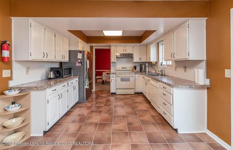 5902 Buttonwood Dr, Haslett, MI 48840 photo 10