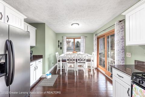 5926 Buttonwood Dr, Haslett, MI 48840 photo 9