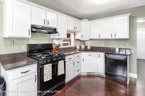 5926 Buttonwood Dr, Haslett, MI 48840 photo 7