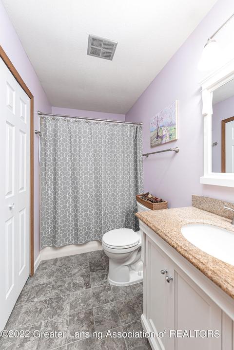 5926 Buttonwood Dr, Haslett, MI 48840 photo 13