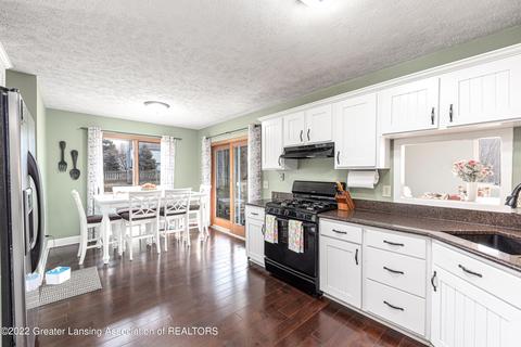 5926 Buttonwood Dr, Haslett, MI 48840 photo 8