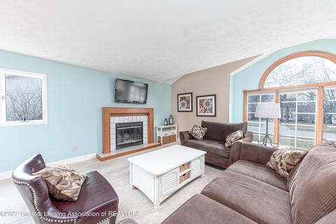 5926 Buttonwood Dr, Haslett, MI 48840 photo 4